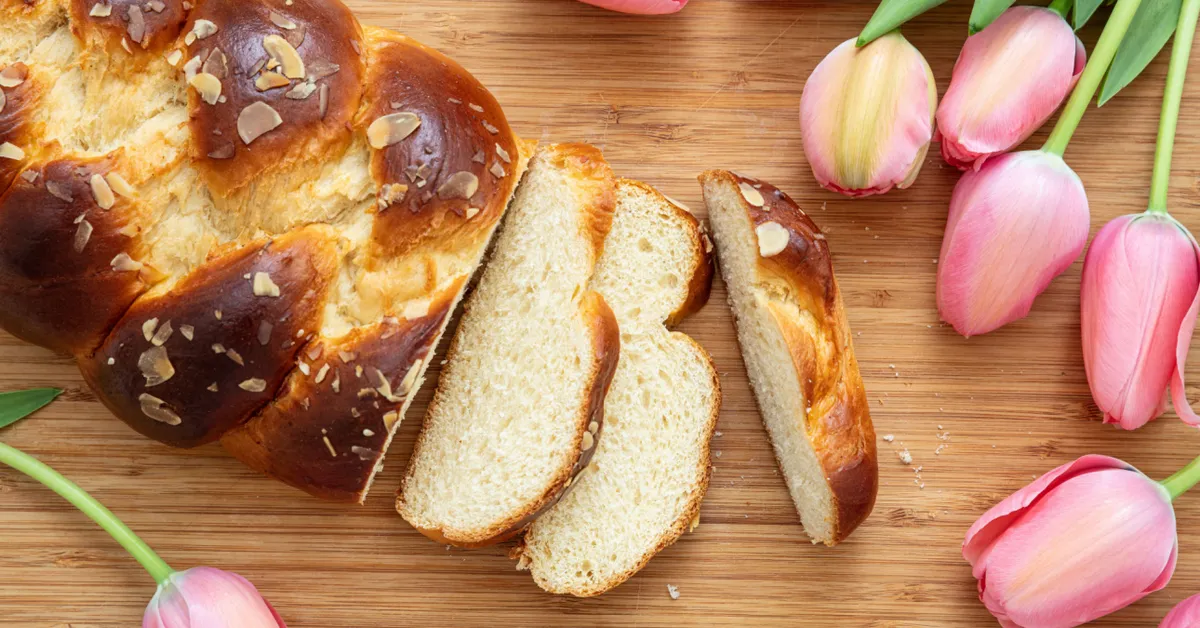 Snel en makkelijk paasbrood: goudbruin in 35 minuten – Einde van de maand-topper