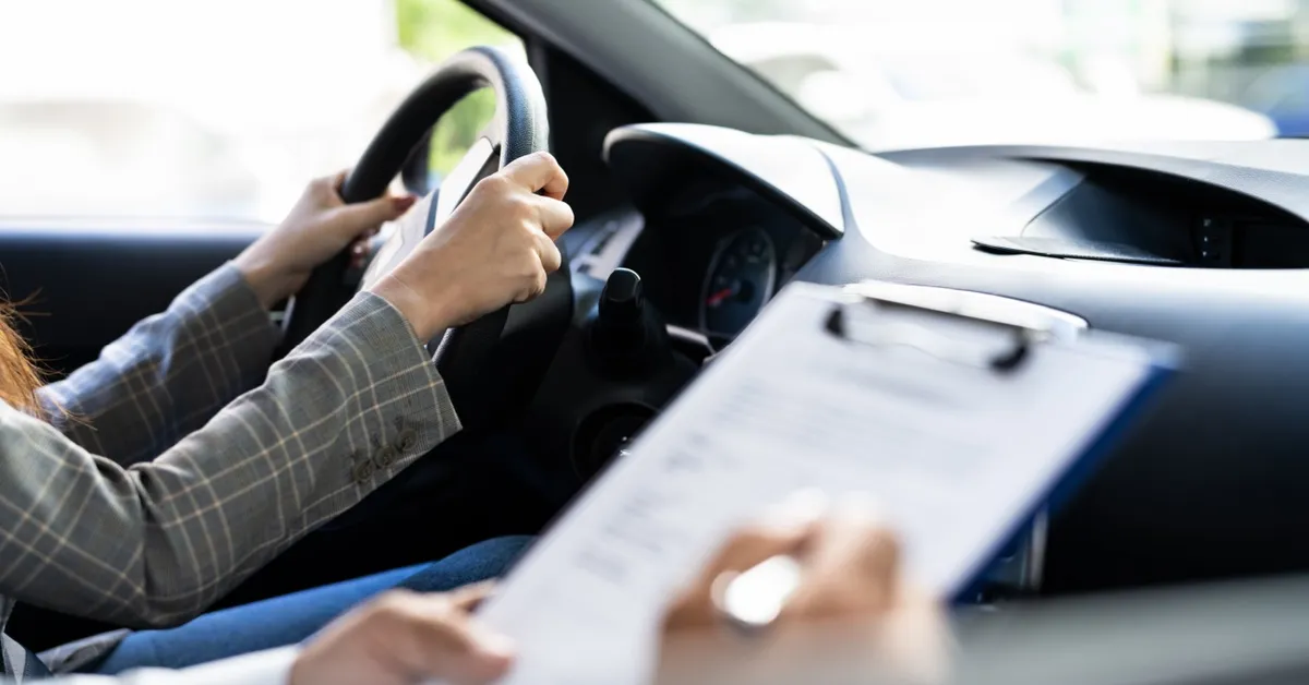 Rijbewijs, kapper, uitvaart – waarom is alles zo duur geworden? Einde van de maand