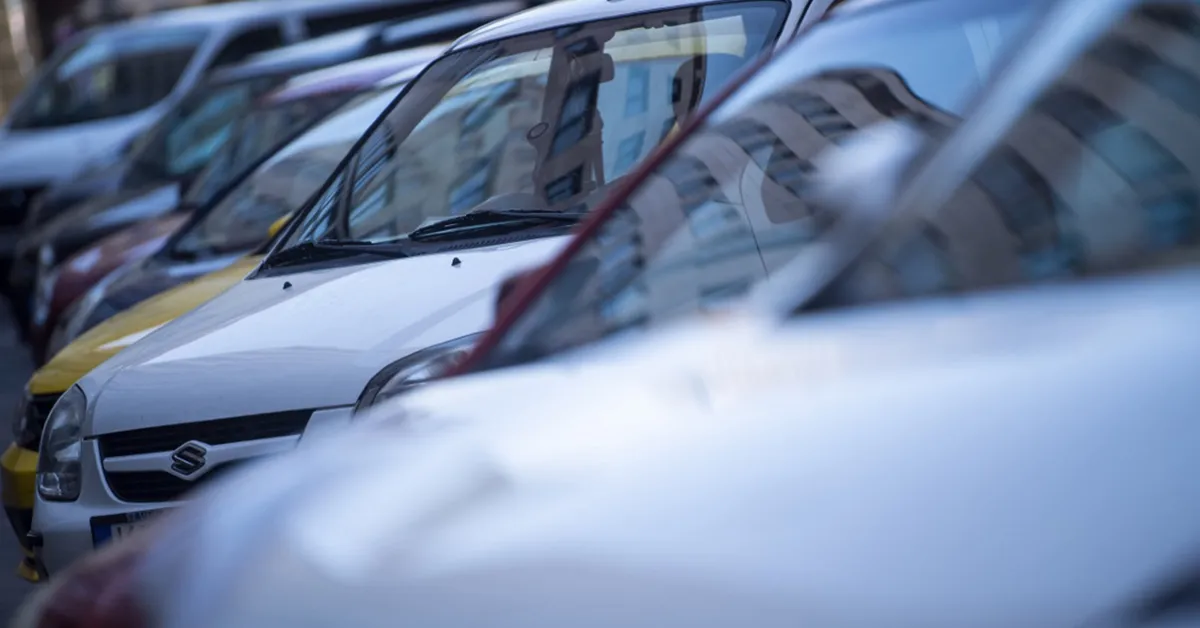 Gebruikte automarkt in vrije val: waarom 2023 een dieptepunt was in Nederland